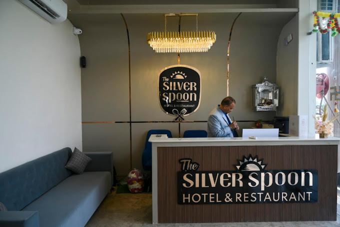 The Silver Spoon Hotel & Restaurant Būndi 外观 照片