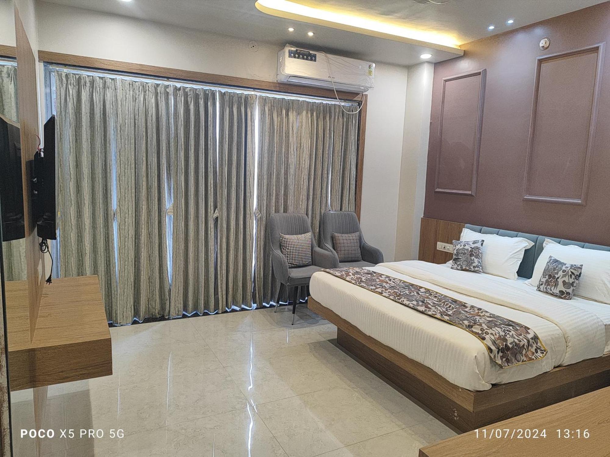 The Silver Spoon Hotel & Restaurant Būndi 外观 照片